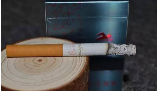 黃鶴樓游泳回歸，爺爺輩最喜愛的香煙品牌